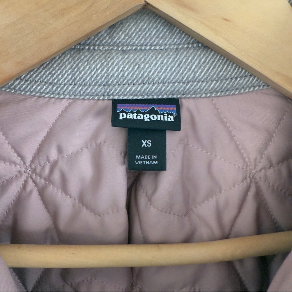 Patagonia Light Gray Women's Fleece Jacket - Picture 5 of 6